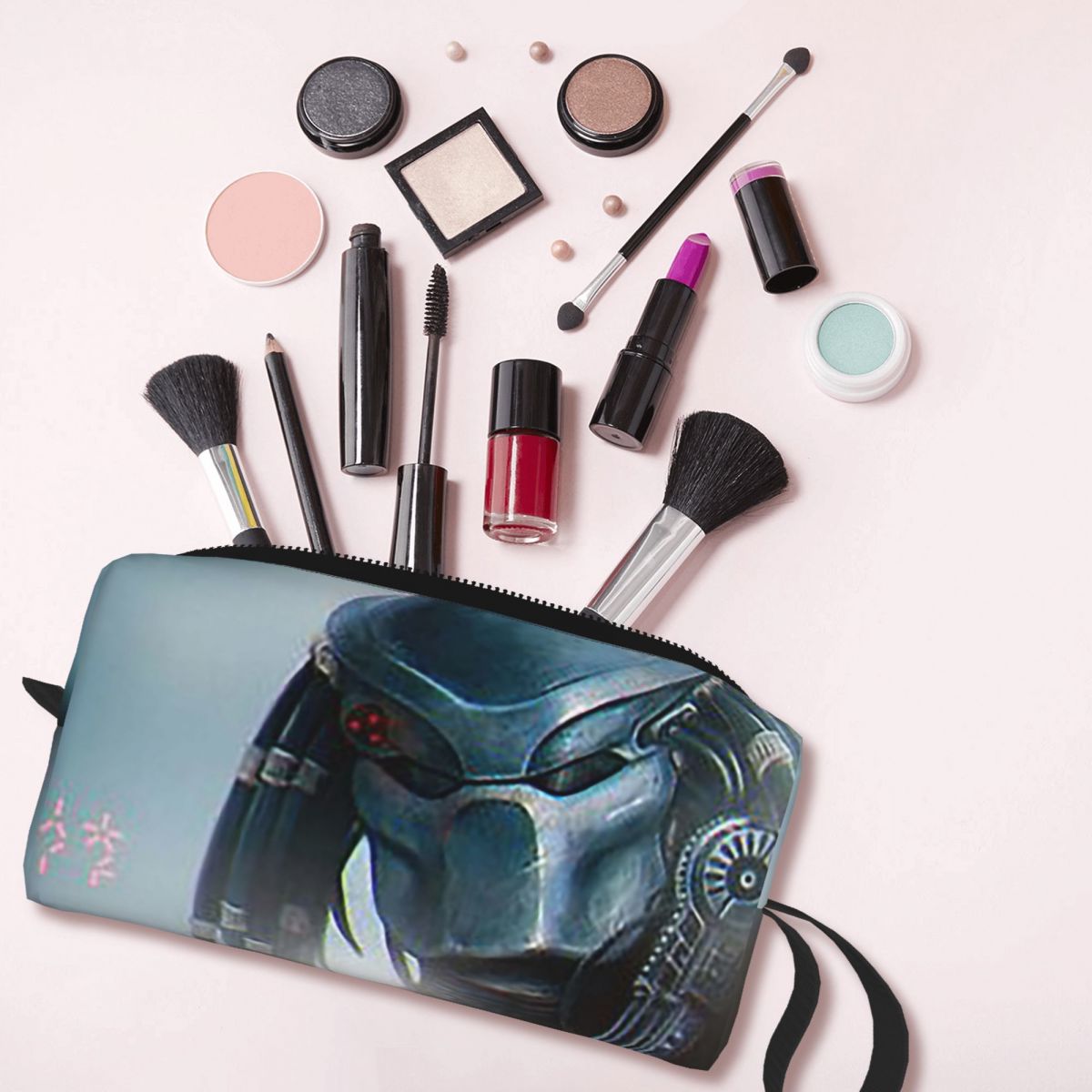 Predator Wallpaper Makeup Bag  - огляд і ціна Beauty Makeup Wallpaper
