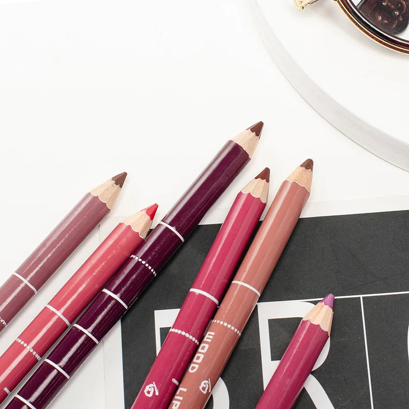 Colored Lip Liner Pencil Black - огляд і ціна Beauty Flower Makeup